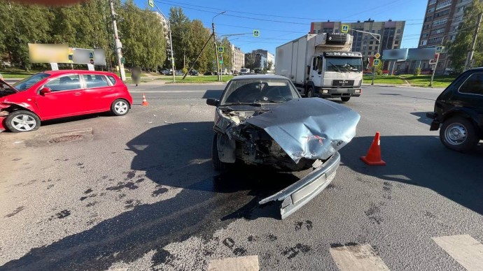 Поворот не туда стал причиной аварии в Костроме