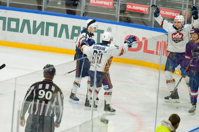 «Олимпия» победила с новым тренером