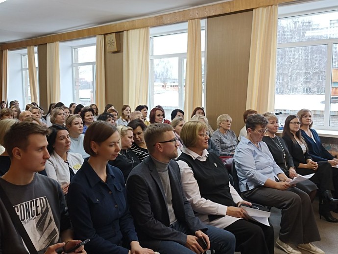 Ярмарка вакансий для студентов-целевиков прошла в Ярославском медицинском колледже Ярмарка вакансий для студентов-целевиков прошла в Ярославском медицинском колледже