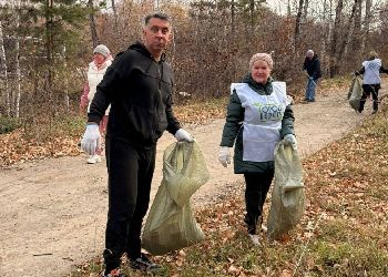 Более 300 тонн мусора собрали участники акции «Город берегу» Более 300 тонн мусора собрали участники акции «Город берегу»