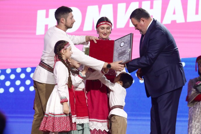 Матвиенко призвала развивать мероприятия по популяризации семейных ценностей