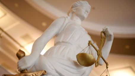 Жителя Хабаровска осудили за осквернение могил участников спецоперации