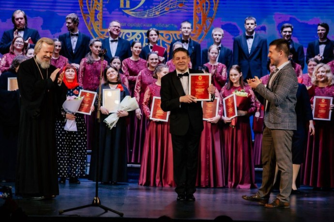 Первым награжденным медалью «За труды в культуре и искусстве» новгородцем стал Юрий Никифоров Первым награжденным медалью «За труды в культуре и искусстве» новгородцем стал Юрий Никифоров