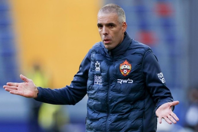 Челестини: "Почему вы не спрашиваете о нападающих ЦСКА тех, кто их взял?" Челестини: "Почему вы не спрашиваете о нападающих ЦСКА тех, кто их взял?"