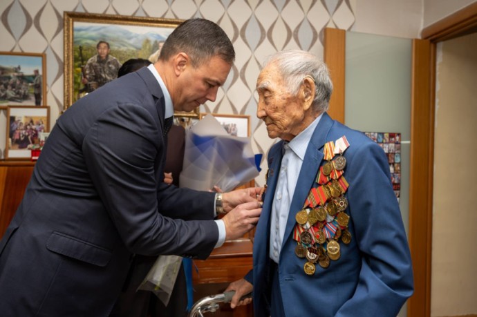 Ветераны Иркутска стали почётными гражданами области