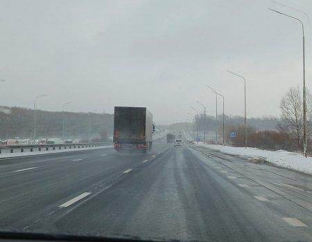 ГАИ Уфы напомнила о правилах безопасного поведения на дорогах в гололёд