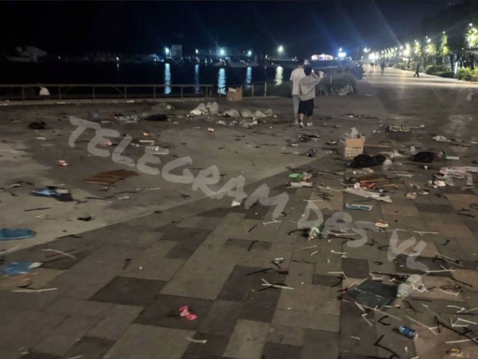 Спортивная набережная Владивостока утонула в мусоре