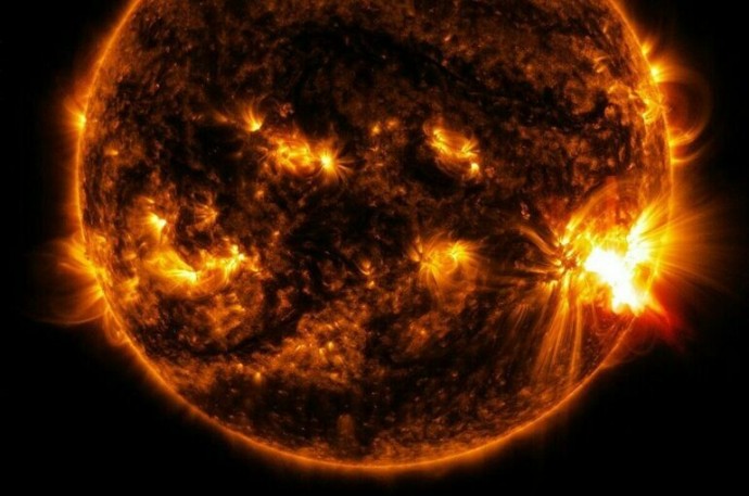 На Солнце начались сильные вспышки после двухнедельного перерыва На Солнце начались сильные вспышки после двухнедельного перерыва