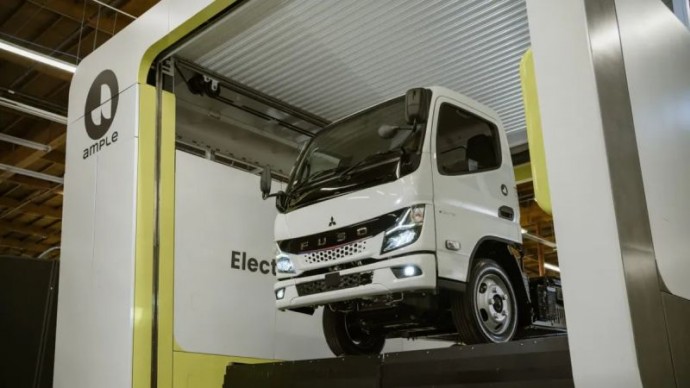Mitsubishi запустит проект по экспресс-замене тяговых батарей на электрических грузовиках