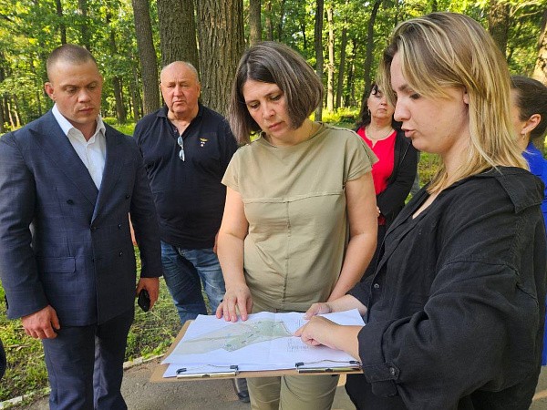 Наталья Аникина проинспектировала реализацию трех проектов благоустройства