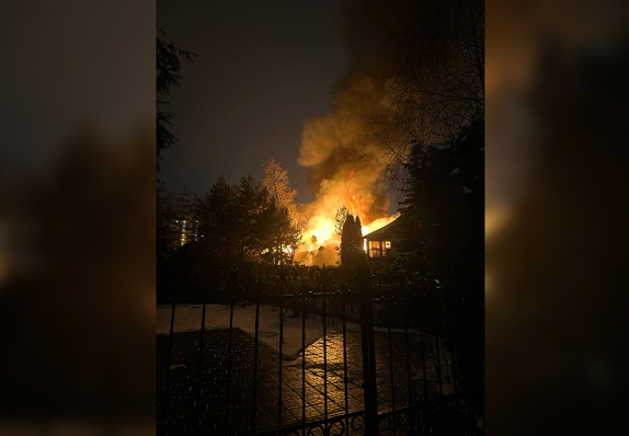 В подмосковном Солнечногорске загорелся ресторан В подмосковном Солнечногорске загорелся ресторан