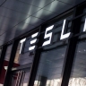 Стоимость Tesla упала на $150 млрд на фоне перепалки Трампа и Маска в соцсетях