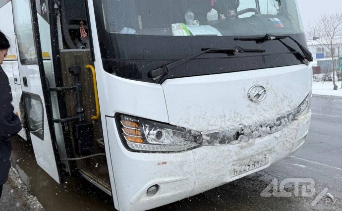 "Сгорело сцепление": пассажирский автобус сломался на сахалинской трассе
