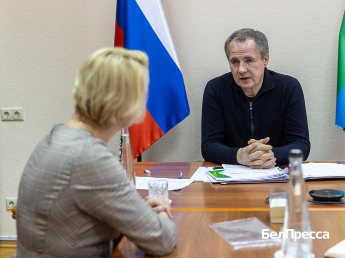 15 человек пришли на личный приём к Вячеславу Гладкову в Белгороде