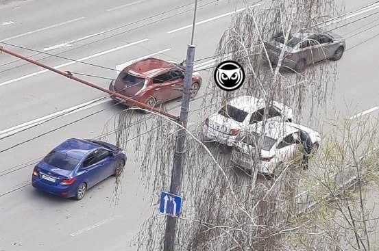 Очевидцы сообщают об аварии на улице Суворова в Пензе
