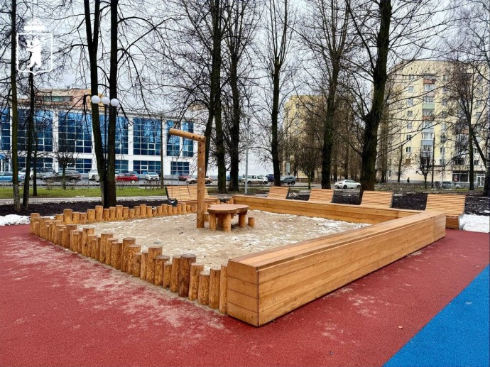 В Ярославле благоустроили сквер 950-летия города В Ярославле благоустроили сквер 950-летия города