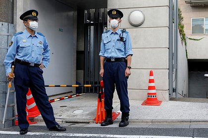 Туристка прилетела в Японию с 12-летней дочерью и оставила ее работать проституткой Туристка прилетела в Японию с 12-летней дочерью и оставила ее работать проституткой