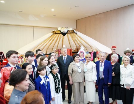 Главе Башкирии рассказали о жизни башкир в регионах России