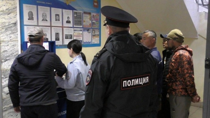 Жительница Челябинска прописала у себя сразу 16 мигрантов