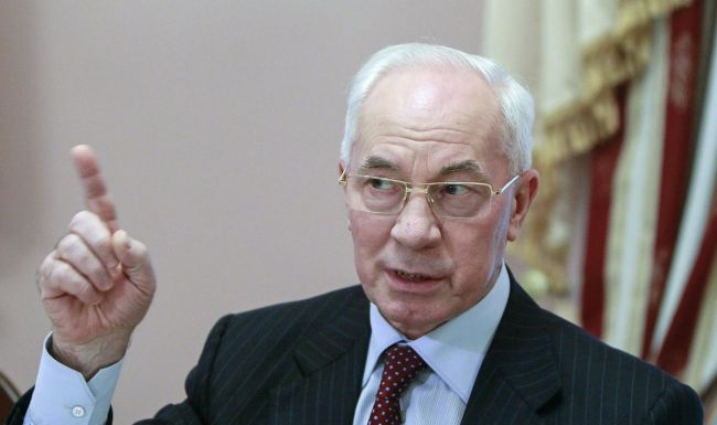 Азаров: Киев специально провоцирует отключения электроэнергии в городах Украины