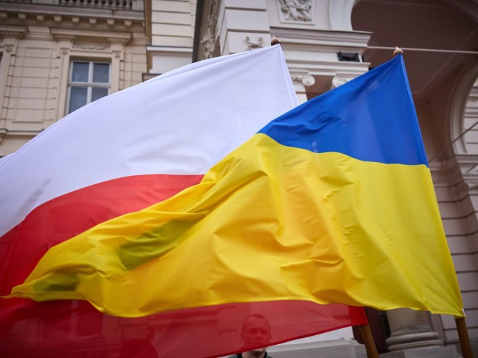 Беженцы, сельхозпродукция и Волынь: что не поделили Польша и Украина