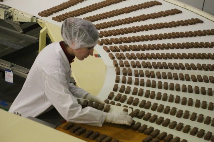 Воронежскую крупнейшую кондитерскую фабрику национализировали — владельца признали экстремистом