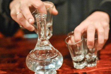 Стало известно о массовом смертельном отравлении алкоголем в российском городе