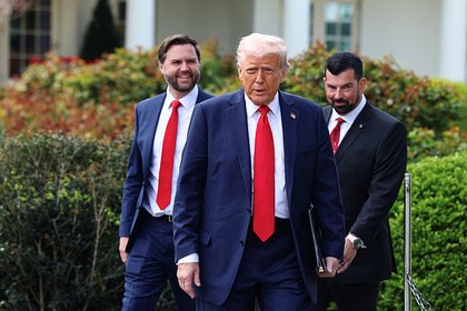 В действиях и словах Трампа заметили баланс в сторону России