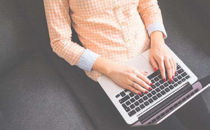 Не время прохлаждаться: в России предложили сократить отпуска и праздники Не время прохлаждаться: в России предложили сократить отпуска и праздники