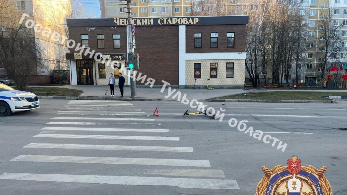 На Пузакова в Туле сбили подростка, который ехал на электросамокате по переходу под красный сигнал светофора