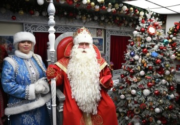 В Москве раскрыли заработные платы Деда Мороза и Снегурочки