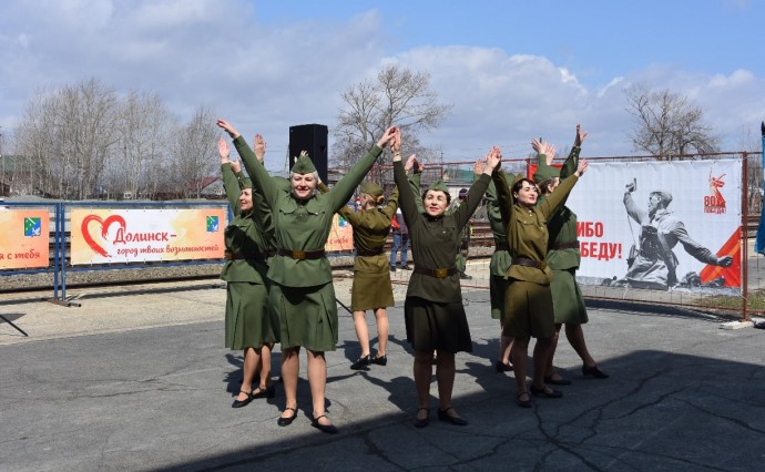 Легендарный "Поезд Победы" торжественно встретили в Долинске