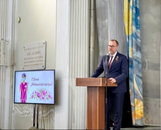 День медицинской сестры торжественно отметили во Дворце труда