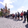 Примерно половина россиян останется на майские праздники дома