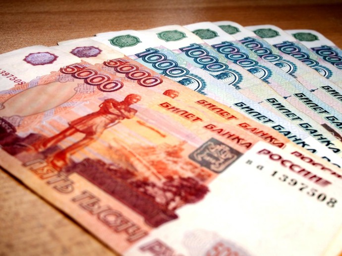 Растут, но никак не догонят: почему зарплаты в России всё ещё отстают от мировых лидеров