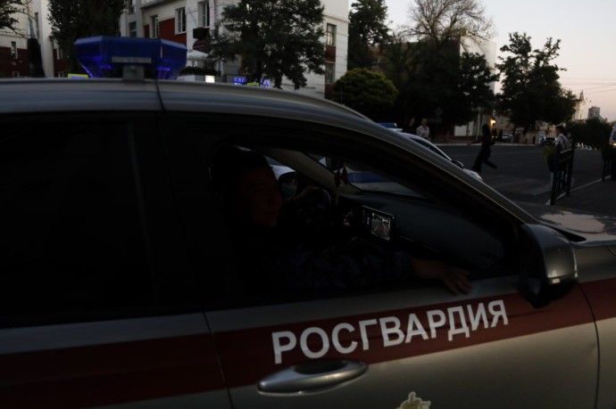 В ночном клубе Астрахани посетитель набросился с ножом на охранника В ночном клубе Астрахани посетитель набросился с ножом на охранника