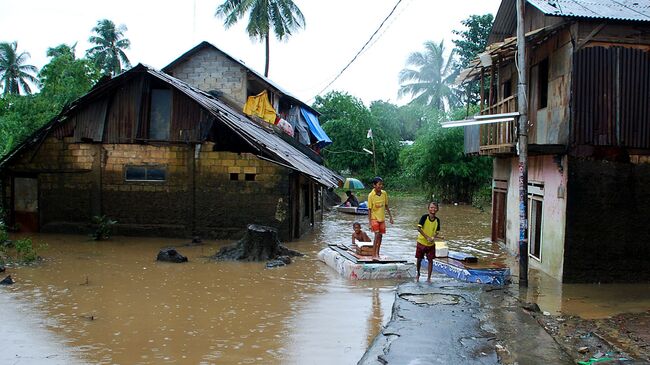 Российская студентка рассказала о блэкаутах из-за наводнений в Индонезии