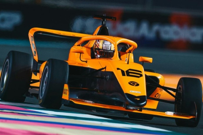 "Макларен" пригласил 14-летнюю дочь Мики Хаккинена в свою программу подготовки