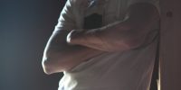 Астраханец из-за испорченного стола избил друга и его бабушку