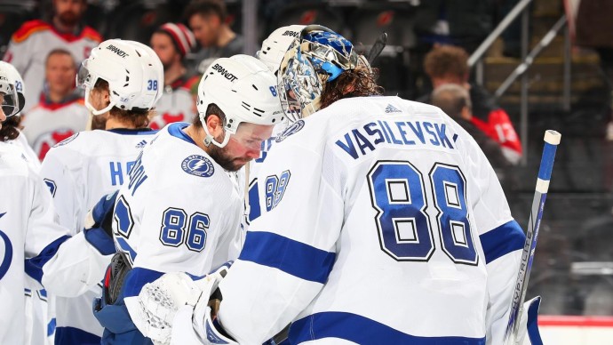 Кучеров обогнал Капризова и стал лидером гонки российских бомбардиров НХЛ