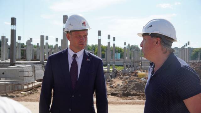 Спикер Пермской Думы проинспектировал строительные работы в школах Индустриального района Спикер Пермской Думы проинспектировал строительные работы в школах Индустриального района