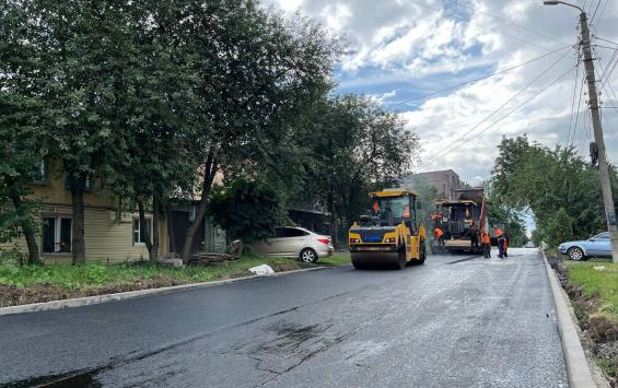 В Курске продолжается ремонт дороги на улице Семёновской