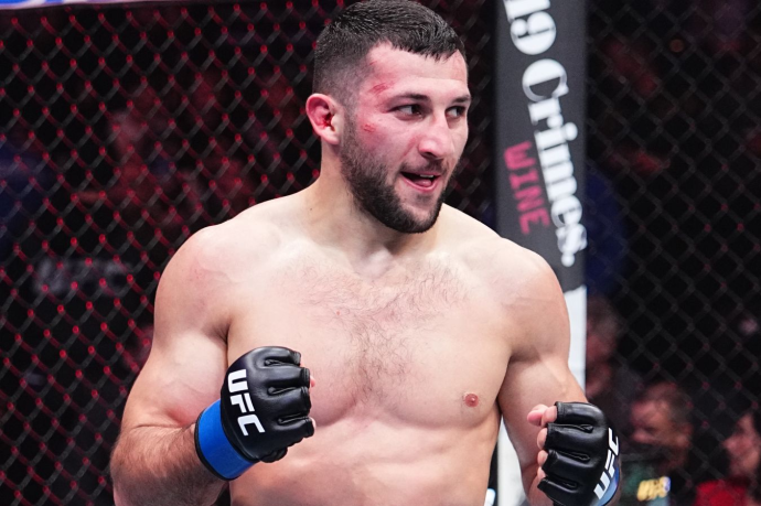 Российский боец ММА Бекоев техническим нокаутом проиграл Белгаруи на турнире UFC в Канаде