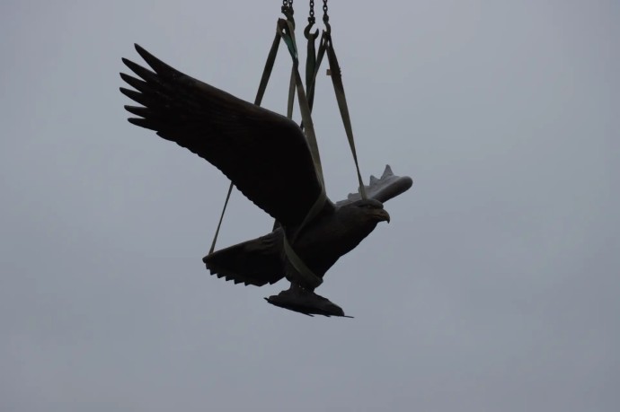 В село Башкирии вернули памятник орлу