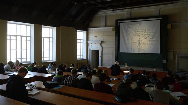 Рособрнадзор объявил предостережения двум вузам