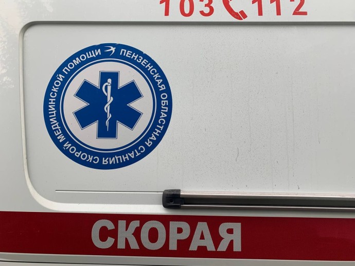 В Пензе молодая девушка на ВАЗе влетела в фонарный столб, есть пострадавшие