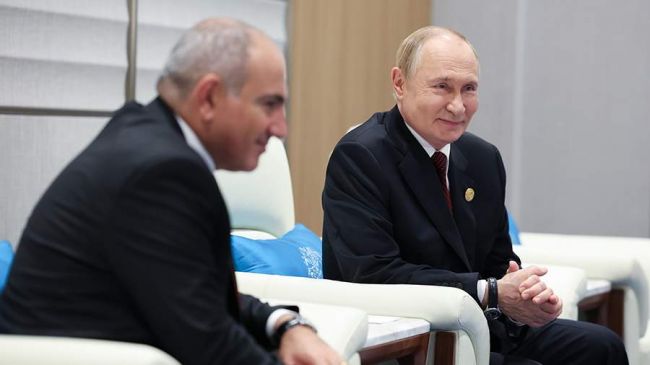 Путин провел встречу с Пашиняном