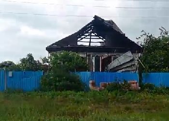 Прокуратура: дома, поврежденные шквалом в амурском селе, будут восстановлены за счет муниципалитета
