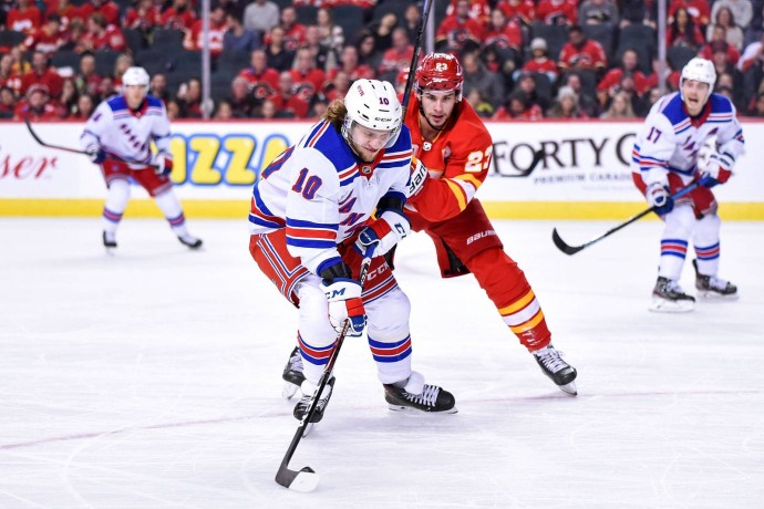 Тренер «Рейнджерс» провёл с Панариным беседу о необходимости лучше играть в обороне Тренер «Рейнджерс» провёл с Панариным беседу о необходимости лучше играть в обороне