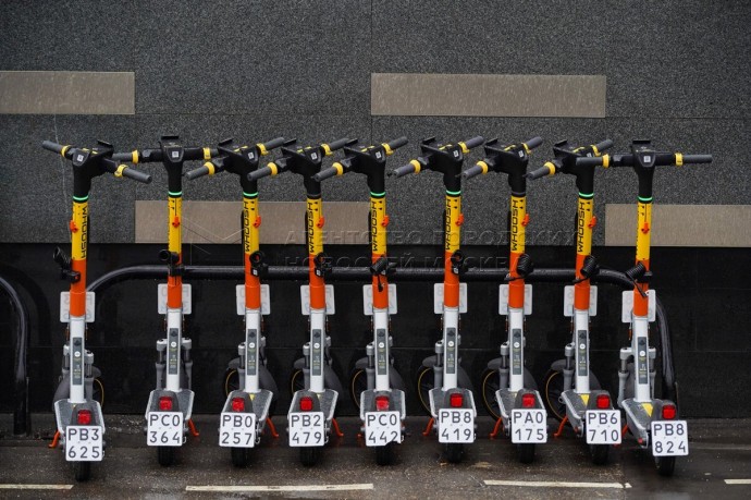 Электровелосипед и электросамокаты передали Музею транспорта Москвы Электровелосипед и электросамокаты передали Музею транспорта Москвы